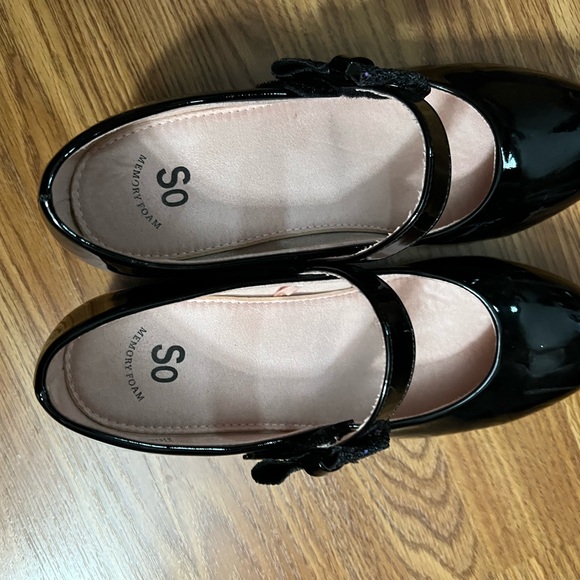 So memory foam size 4 very good condition - Picture 4 of 5